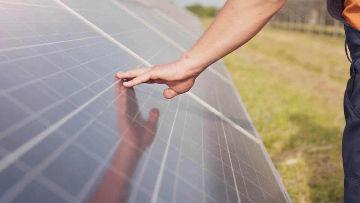 Cómo cargar el coche eléctrico con placas solares